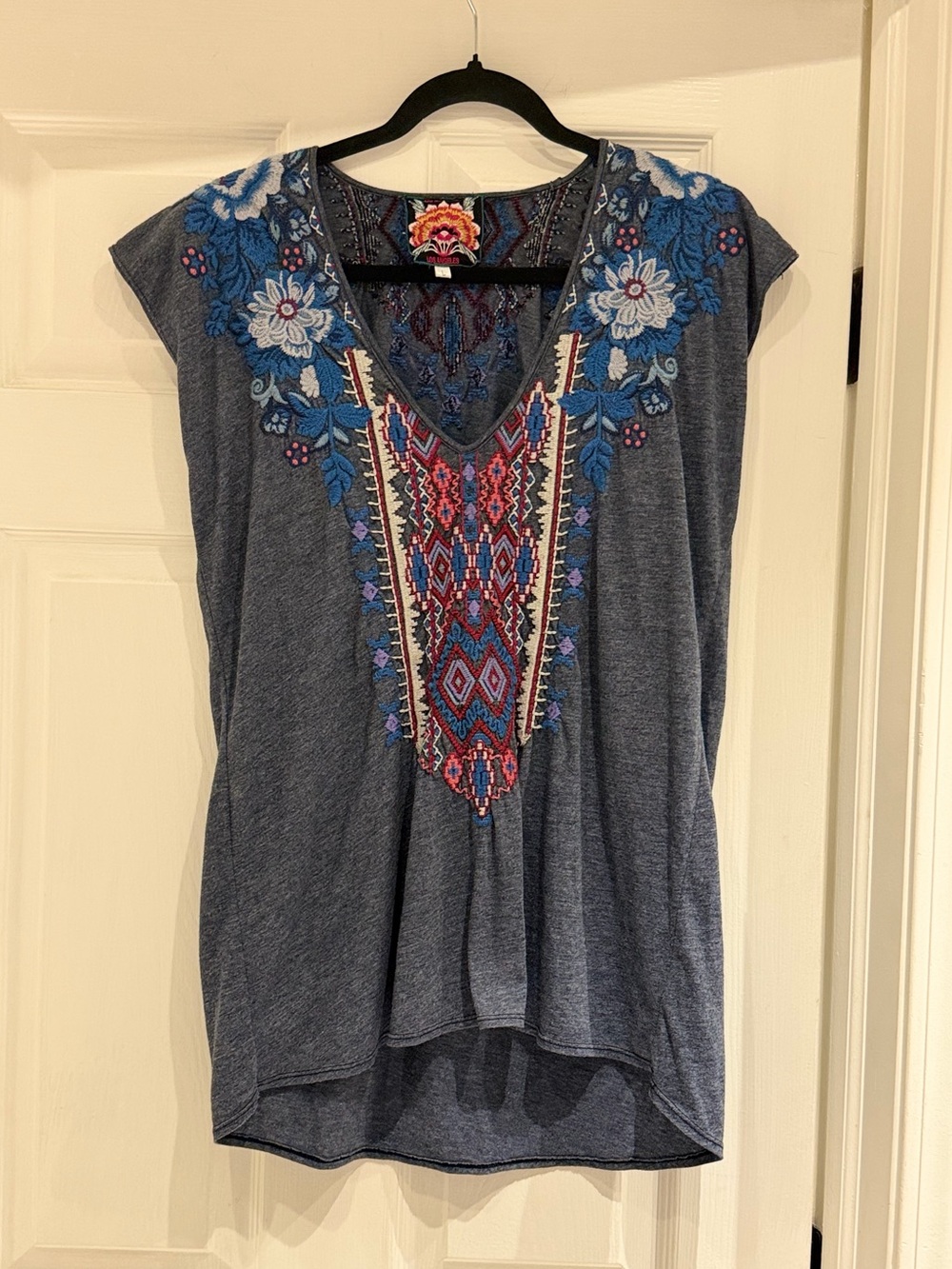 Johnny Was Gray Embroidered Sleeveless Tunic Blouse L